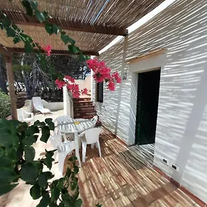  Casa vacanze Villetta Maestrale Cala Azzurra